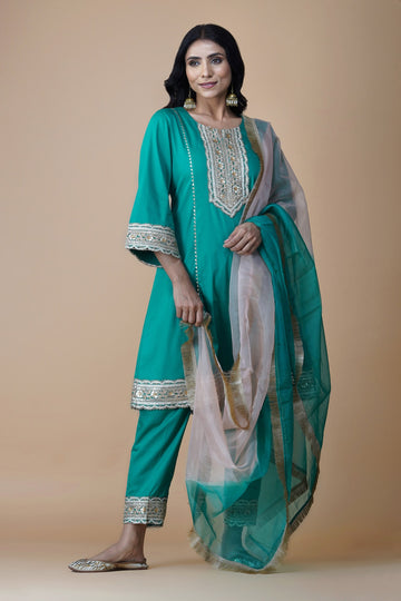 Emerald Green Princess Cut Suit With Straight Fit Pants & Shaded Dupatta
