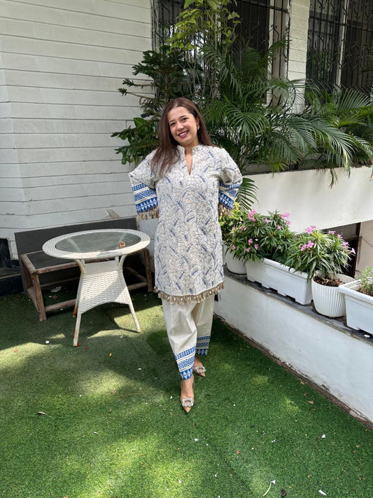 Blue and white embroidered Sia cord set