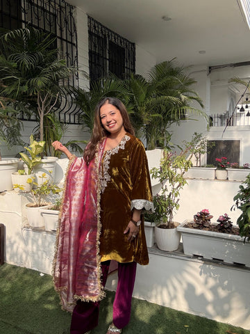 Gold Tia Embroidered Velvet Set