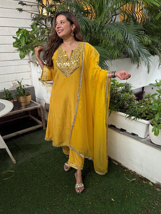 Haldi Yellow Kiaah Tissue Set