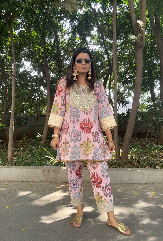 LIGHT PINK IKKAT PRINTED GOLD DETAILED SET