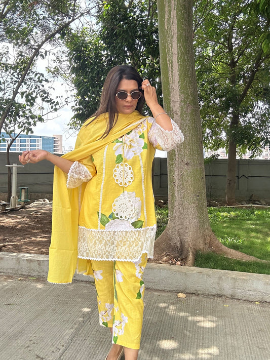 Yellow  Floral Printed Chantilly set